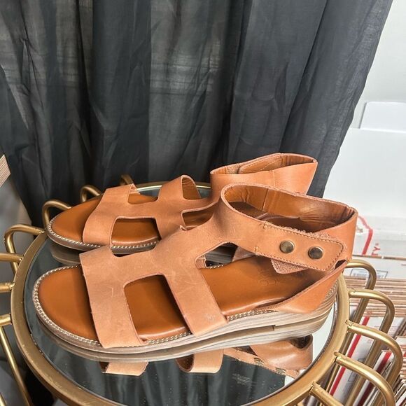 Franco Sarto Genevia Gladiator Sandals - Picture 2 of 5